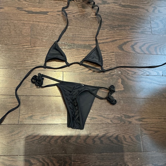 Bikini set - Picture 1 of 3
